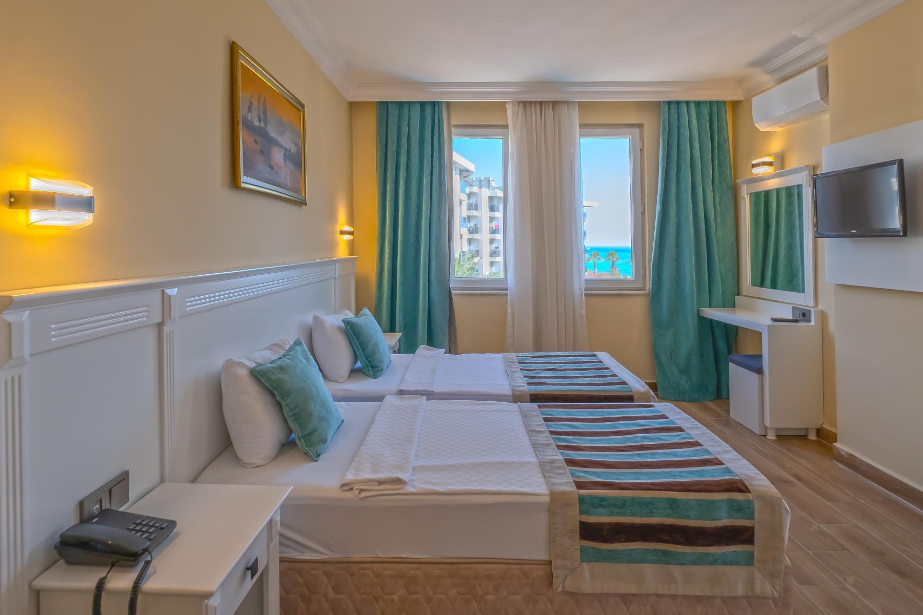 Family Room with Sea View